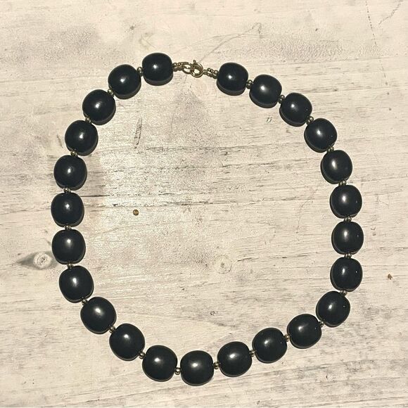 Black beaded necklace - Picture 3 of 8